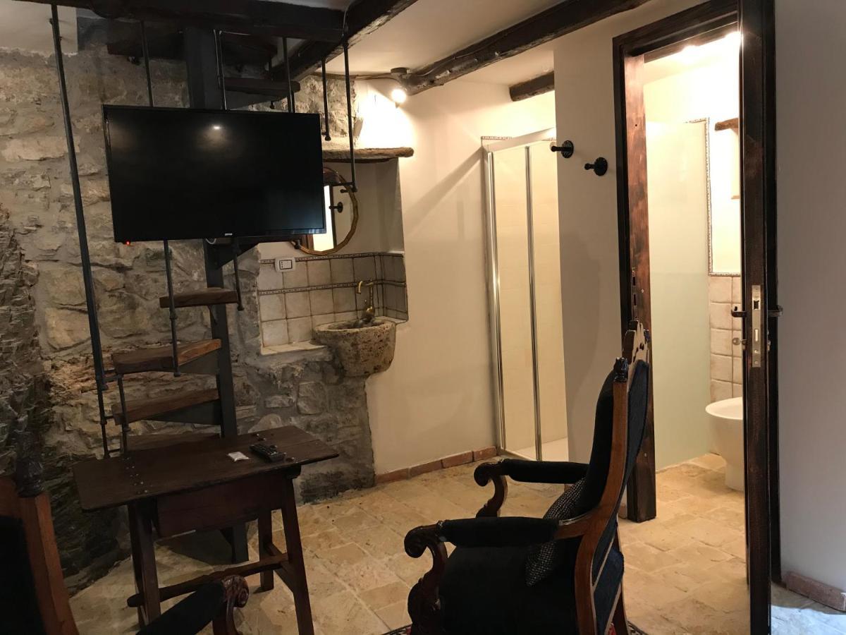 Borgo Manca Suite Sasso di Castalda Exterior photo